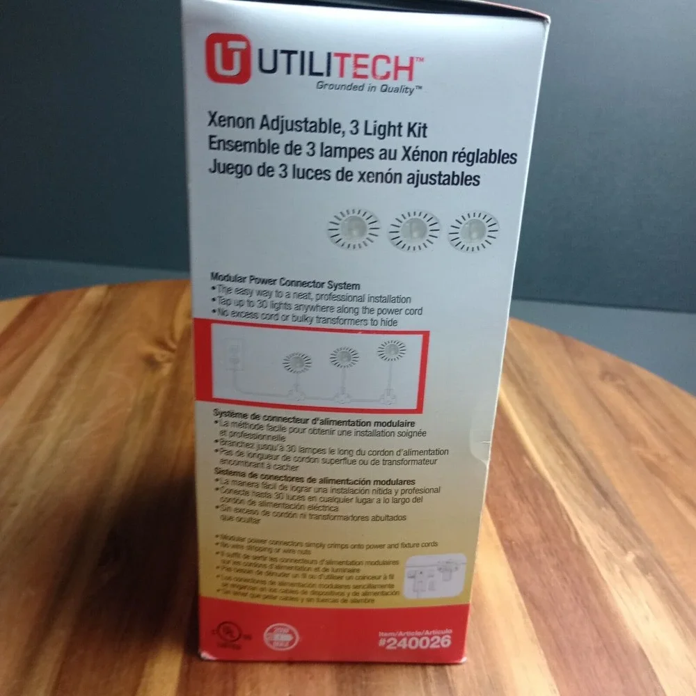Utilitech Xenon Adjustable 3 Light Kit White 20W/120V Directional‎ Lot of 2